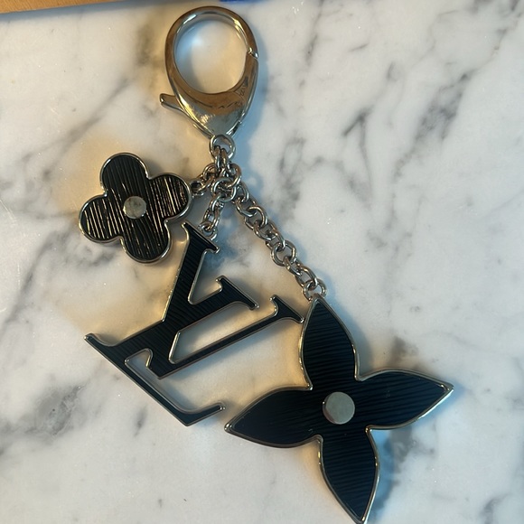 Louis Vuitton Bag charm/ Keyring 🖤 - Picture 5 of 7